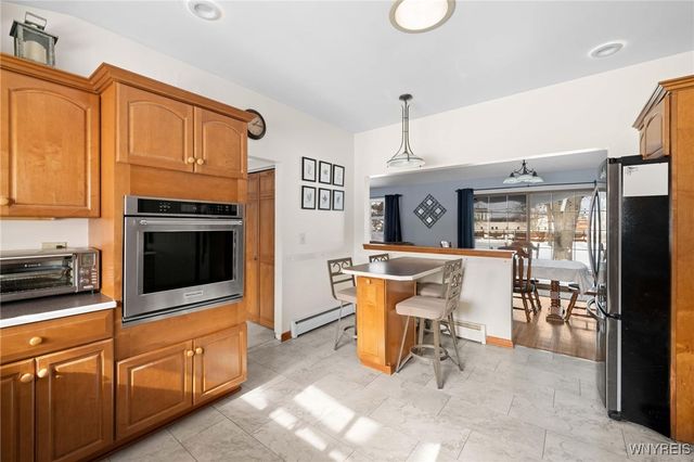 72 Boxwood Circle, Hamburg, NY 14075