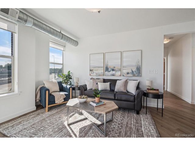 1313 S Clarkson St 202, Denver, CO 80210