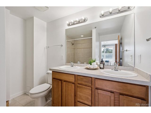 1313 S Clarkson St 202, Denver, CO 80210