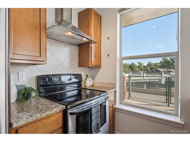 1313 S Clarkson St 202, Denver, CO 80210