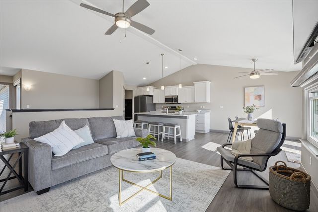 1730 Scarlet Sage Dr SW, Cedar Rapids, IA 52404