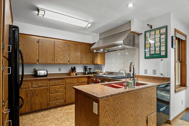 4901 Sherwood Road, Madison, WI 53711