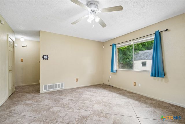 912 Edwards Street, Copperas Cove, TX 76522