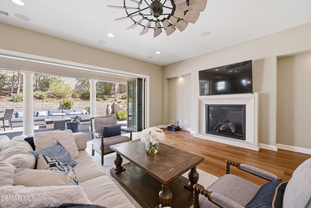 138 Mayflower Street, Thousand Oaks, CA 91360