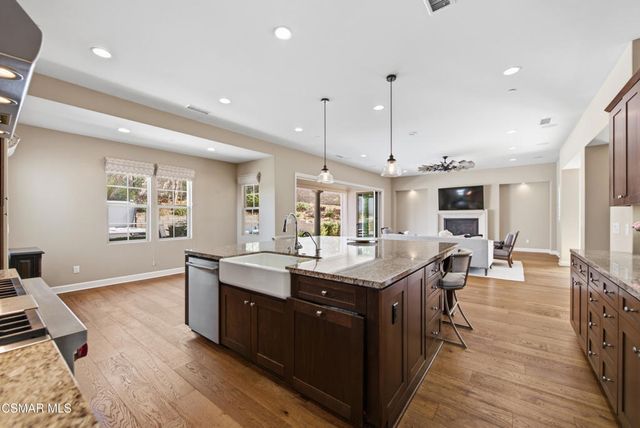 138 Mayflower Street, Thousand Oaks, CA 91360