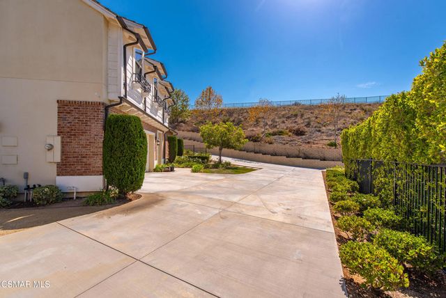 138 Mayflower Street, Thousand Oaks, CA 91360