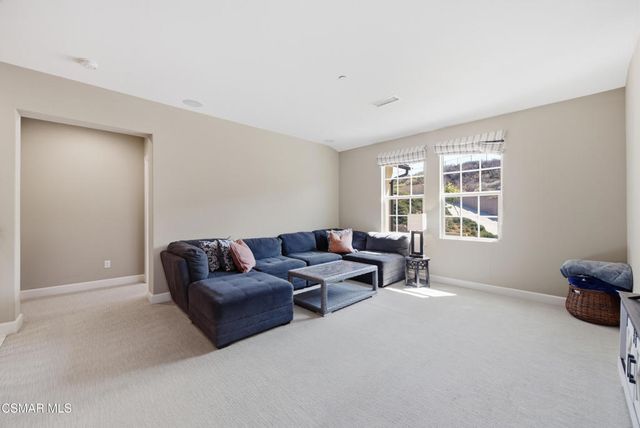 138 Mayflower Street, Thousand Oaks, CA 91360