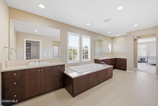138 Mayflower Street, Thousand Oaks, CA 91360