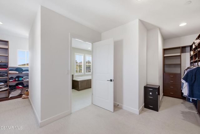 138 Mayflower Street, Thousand Oaks, CA 91360
