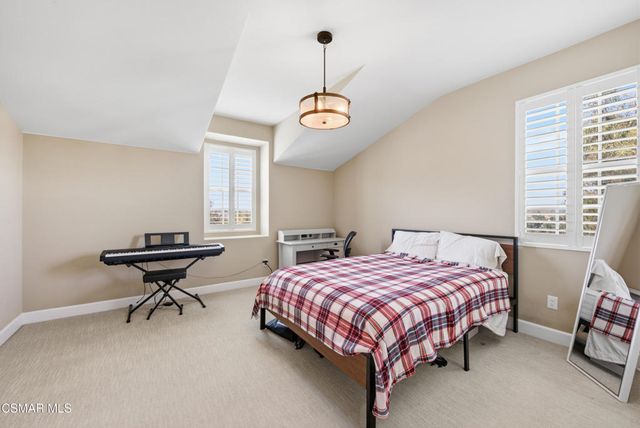 138 Mayflower Street, Thousand Oaks, CA 91360