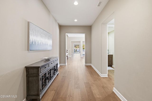 138 Mayflower Street, Thousand Oaks, CA 91360