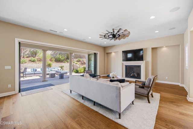 138 Mayflower Street, Thousand Oaks, CA 91360