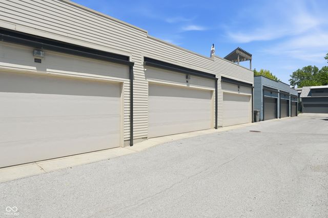 1111 E 10th Street, Indianapolis, IN 46202