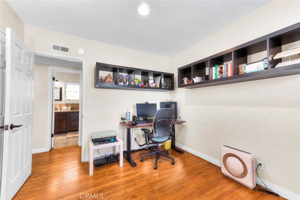 Image 39 of property listing at 564 N Armel, Covina, CA 91722