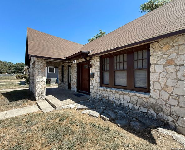 942 BAILEY AVE, San Antonio, TX 78210