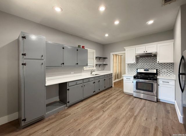 942 BAILEY AVE, San Antonio, TX 78210