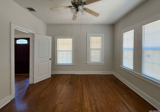 942 BAILEY AVE, San Antonio, TX 78210