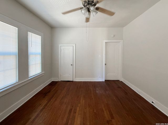 942 BAILEY AVE, San Antonio, TX 78210