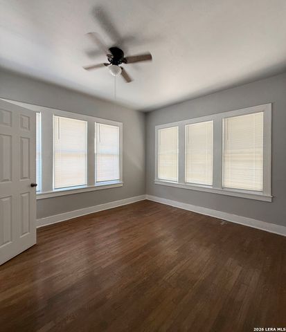 942 BAILEY AVE, San Antonio, TX 78210