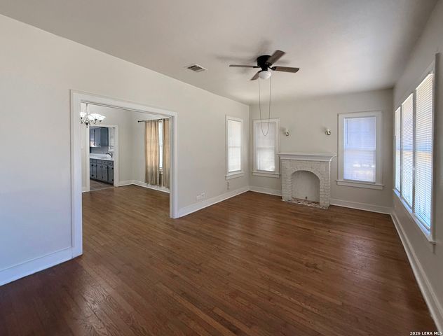 942 BAILEY AVE, San Antonio, TX 78210