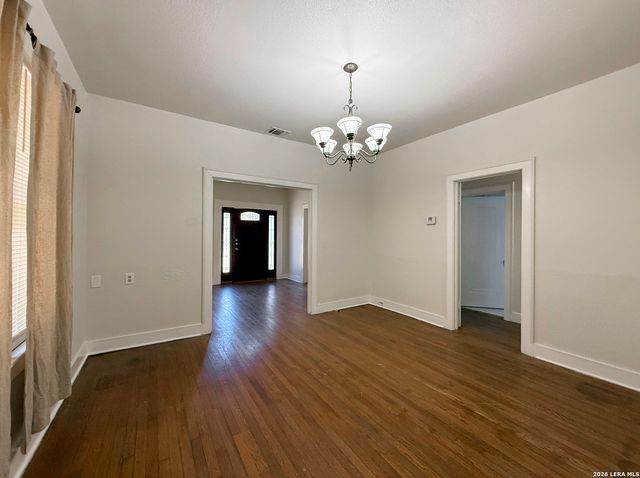 942 BAILEY AVE, San Antonio, TX 78210