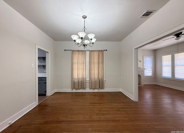 942 BAILEY AVE, San Antonio, TX 78210