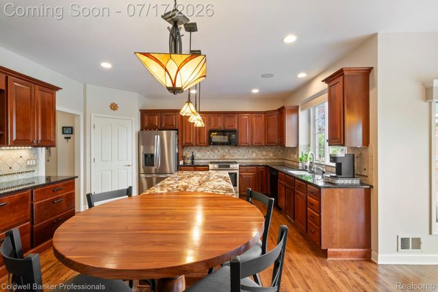 11460 Maple Valley Drive, Plymouth Charter Township, MI 48170
