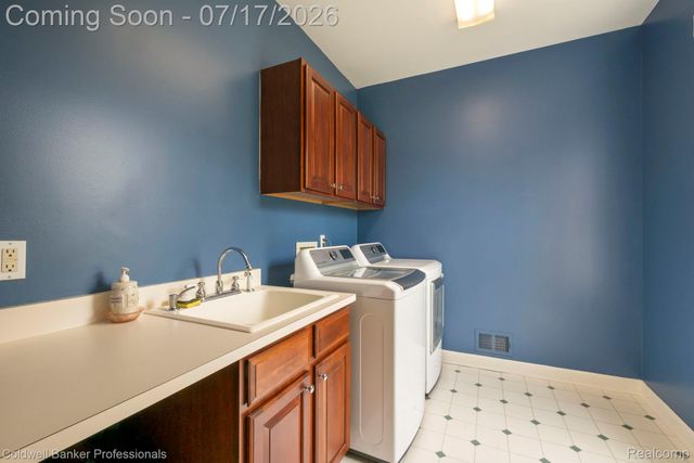 11460 Maple Valley Drive, Plymouth Charter Township, MI 48170
