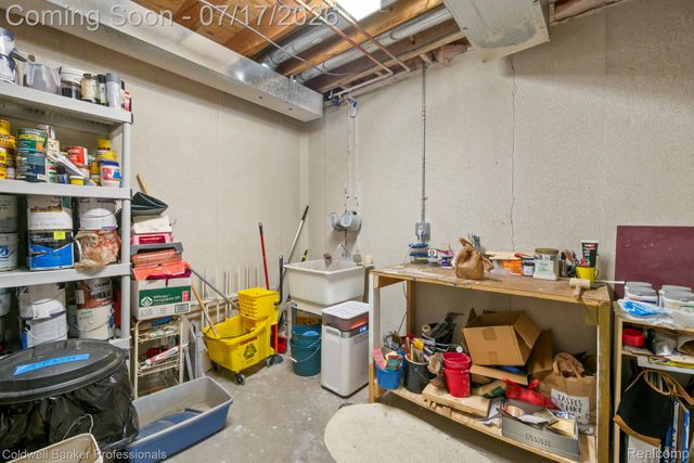 11460 Maple Valley Drive, Plymouth Charter Township, MI 48170