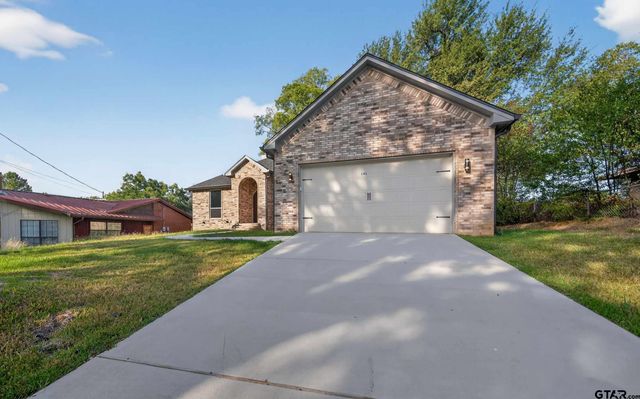 105 Maxine St, Mineola, TX 75773