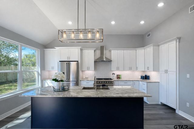 105 Maxine St, Mineola, TX 75773