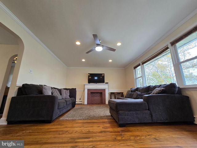 5915 LEXINGTON AVE, Pennsauken, NJ 08109