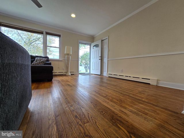 5915 LEXINGTON AVE, Pennsauken, NJ 08109