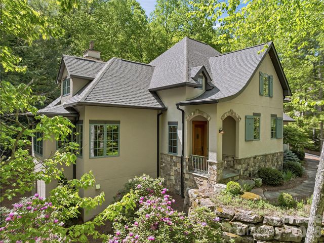 732 Streamside Drive, Arden, NC 28704