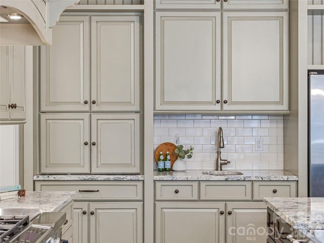 732 Streamside Drive, Arden, NC 28704
