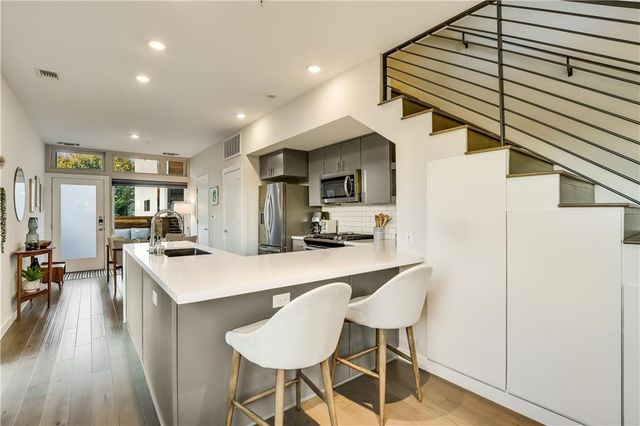2002 E 7th ST 201, Austin, TX 78702