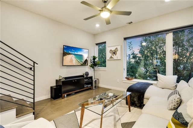 2002 E 7th ST 201, Austin, TX 78702