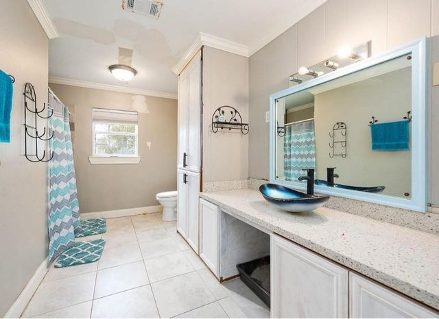 701 Alamo Street, El Campo, TX 77437