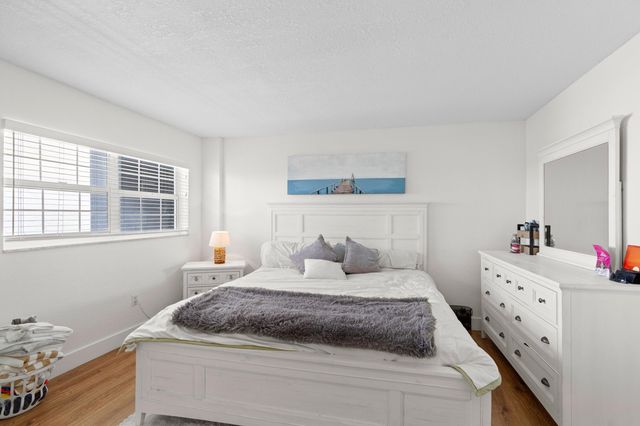 140 NE 28th 604, Pompano Beach, FL 33062