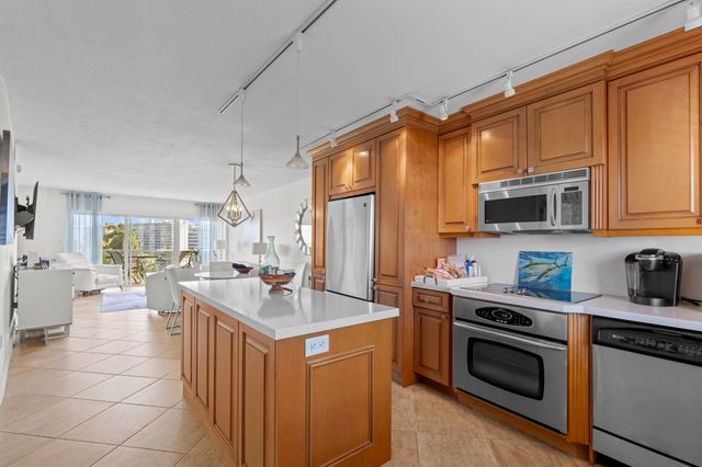 140 NE 28th 604, Pompano Beach, FL 33062