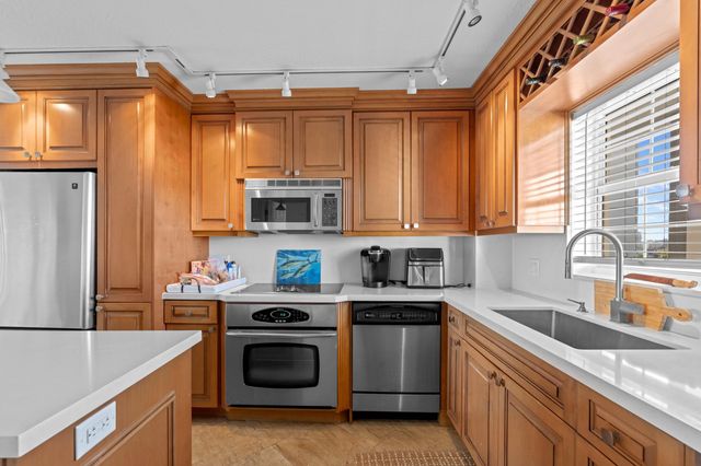 140 NE 28th 604, Pompano Beach, FL 33062