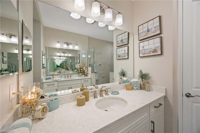 2322 Marquesa CIR, Naples, FL 34112