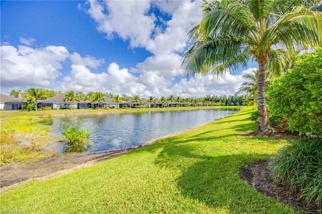 2322 Marquesa CIR, Naples, FL 34112