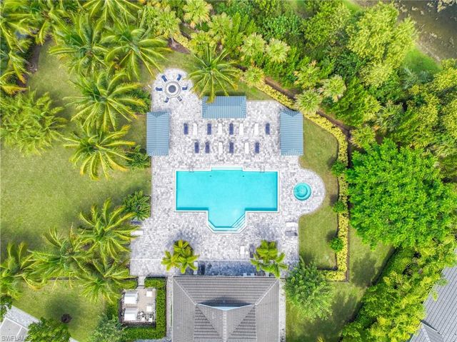 2322 Marquesa CIR, Naples, FL 34112