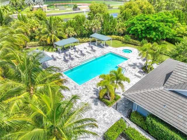 2322 Marquesa CIR, Naples, FL 34112