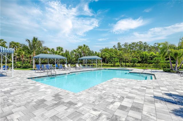 2322 Marquesa CIR, Naples, FL 34112