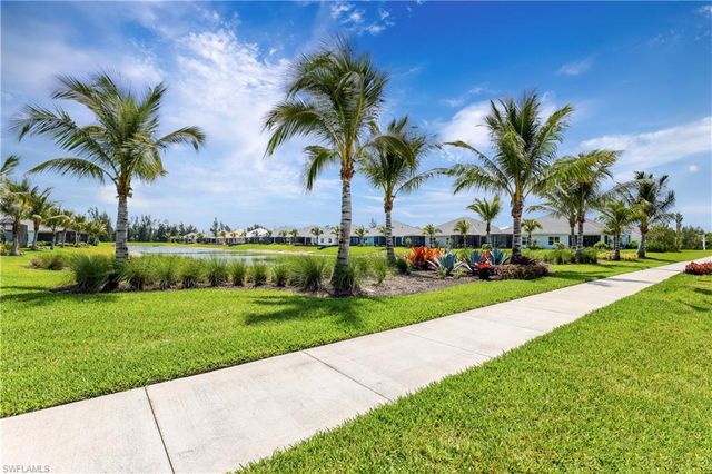 2322 Marquesa CIR, Naples, FL 34112