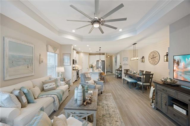 2322 Marquesa CIR, Naples, FL 34112