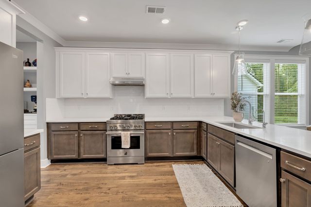 262 Cornice Dr, La Vergne, TN 37086