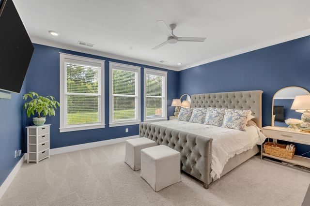 262 Cornice Dr, La Vergne, TN 37086